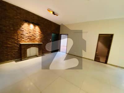 ایف ۔ 7 اسلام آباد میں 6 کمروں کا 2 کنال مکان 13.0 لاکھ میں کرایہ پر دستیاب ہے۔