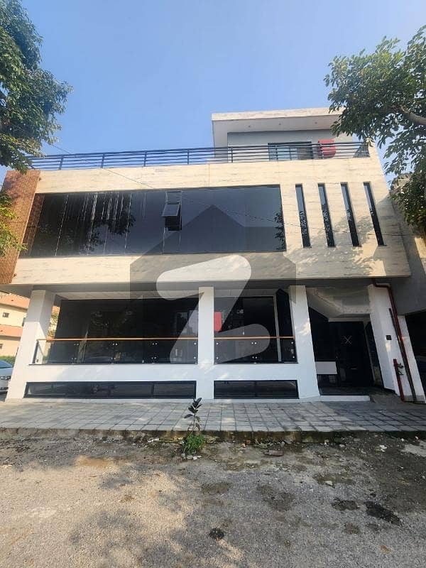 جی ۔ 9 اسلام آباد میں 3 کمروں کا 19 مرلہ عمارت 12.0 لاکھ میں کرایہ پر دستیاب ہے۔