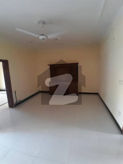 Phase 8 5 Marla Beautiful House Available For Rent