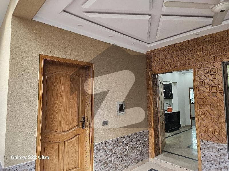 چکلالہ سکیم 3 چکلالہ سکیم,راولپنڈی میں 5 کمروں کا 6 مرلہ مکان 3.4 کروڑ میں برائے فروخت۔