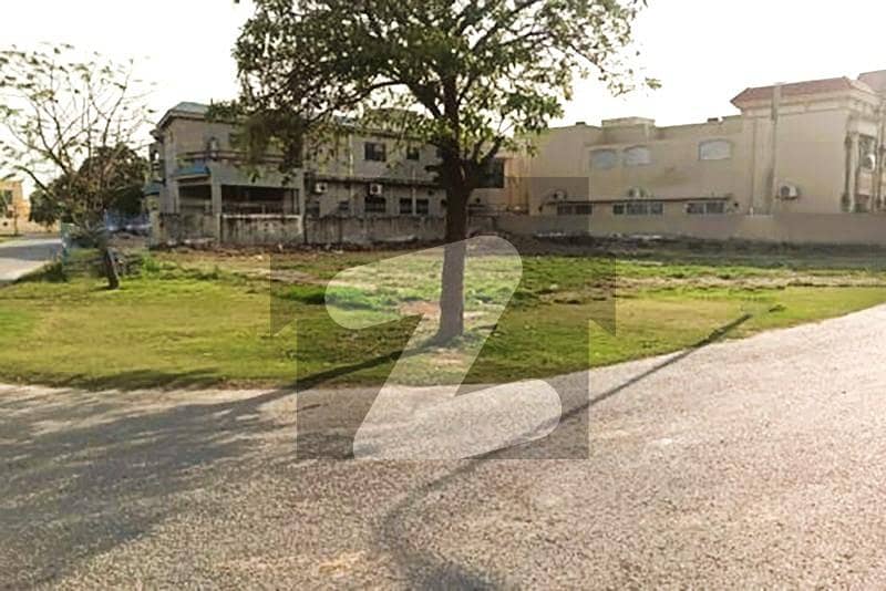 ڈی ایچ اے فیز 8 - بلاک وی فیز 8,ڈیفنس (ڈی ایچ اے),لاہور میں 1 کنال رہائشی پلاٹ 6.25 کروڑ میں برائے فروخت۔ ڈی ایچ اے فیز 8 - بلاک وی فیز 8,ڈیفنس (ڈی ایچ اے),لاہور میں 1 کنال رہائشی پلاٹ 6.25 کروڑ میں برائے فروخت۔