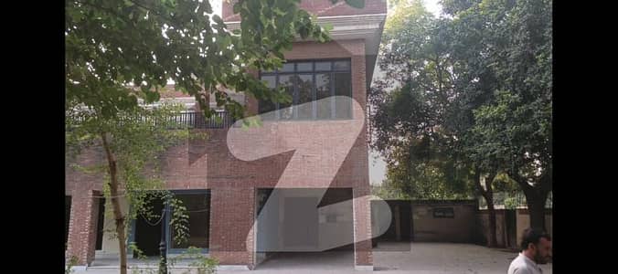 2.5 Kanal double story house for rent in Muslim Town