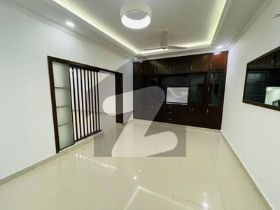 ایف ۔ 7 اسلام آباد میں 6 کمروں کا 1 کنال مکان 10.0 لاکھ میں کرایہ پر دستیاب ہے۔