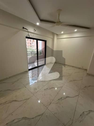 میٹروپولِز ریزیڈینسی جناح ایونیو,کراچی میں 4 کمروں کا 11 مرلہ فلیٹ 3.5 کروڑ میں برائے فروخت۔