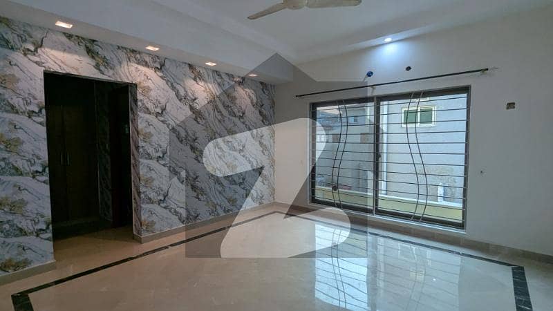 1 Kanal House Available For Salient Office 1 Kanal House Available For Salient Office