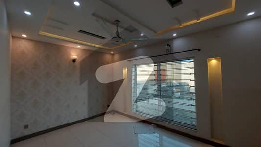 واپڈا ٹاؤن لاہور میں 2 کمروں کا 10 مرلہ مکان 2.85 کروڑ میں برائے فروخت۔