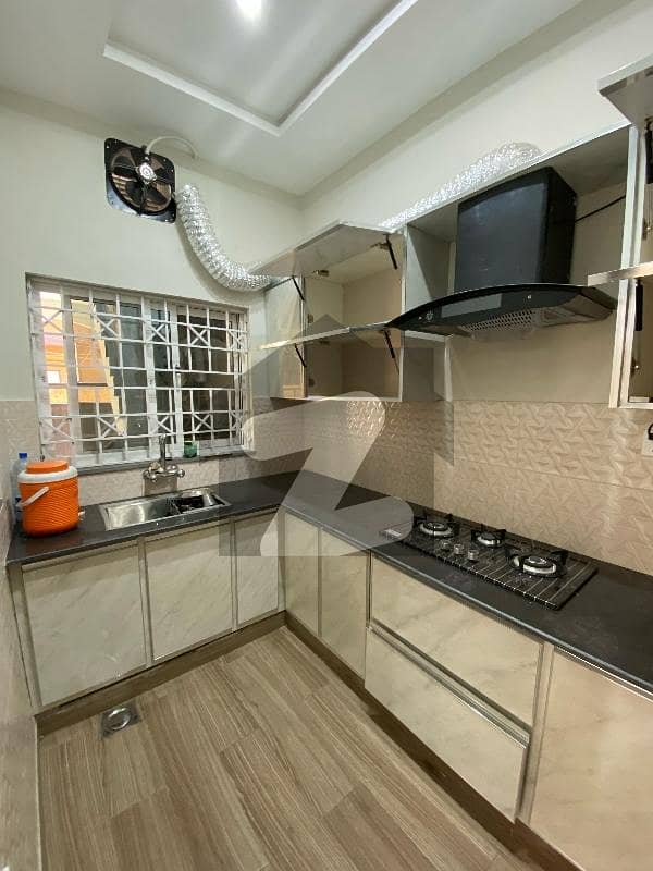 چکلالہ سکیم 3 چکلالہ سکیم,راولپنڈی میں 2 کمروں کا 8 مرلہ زیریں پورشن 65.0 ہزار میں کرایہ پر دستیاب ہے۔