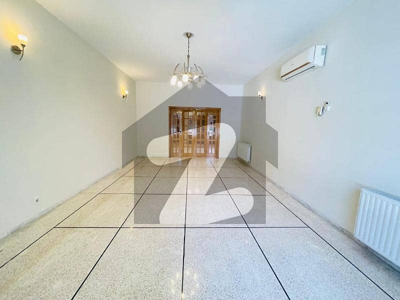 Prime Location Beautiful 5 Bedroom House