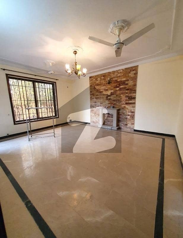 7 Marla Full House Prime Location For Rent In G-13 7 Marla Full House Prime Location For Rent In G-13