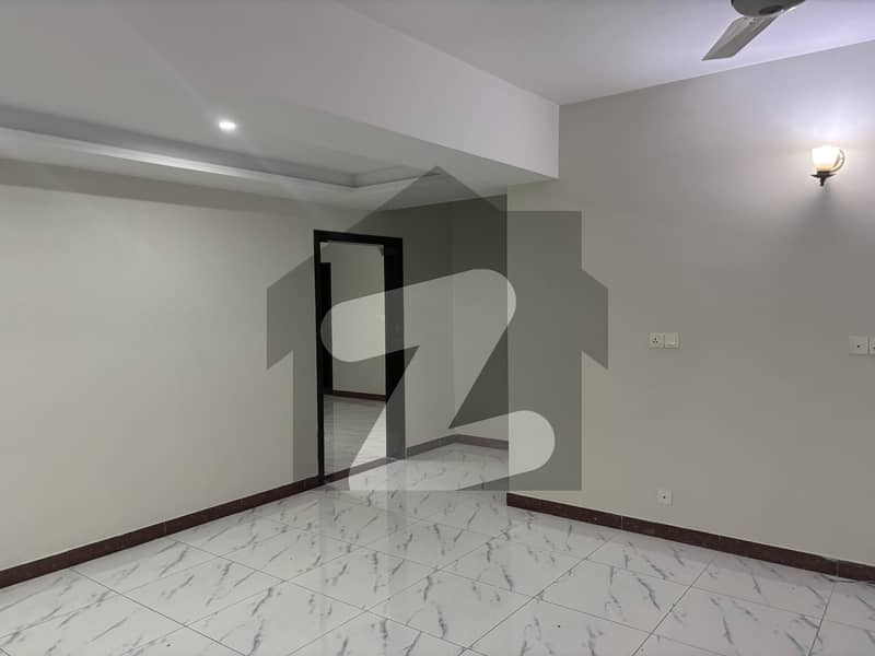 عسکری 14 راولپنڈی میں 3 کمروں کا 10 مرلہ فلیٹ 1.0 لاکھ میں کرایہ پر دستیاب ہے۔