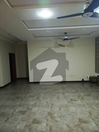 12 Marla House Available For Rent