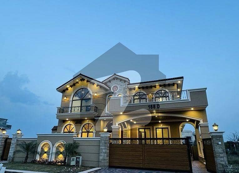 ڈی ۔ 12/4 ڈی ۔ 12,اسلام آباد میں 8 کمروں کا 1 کنال مکان 26.0 کروڑ میں برائے فروخت۔