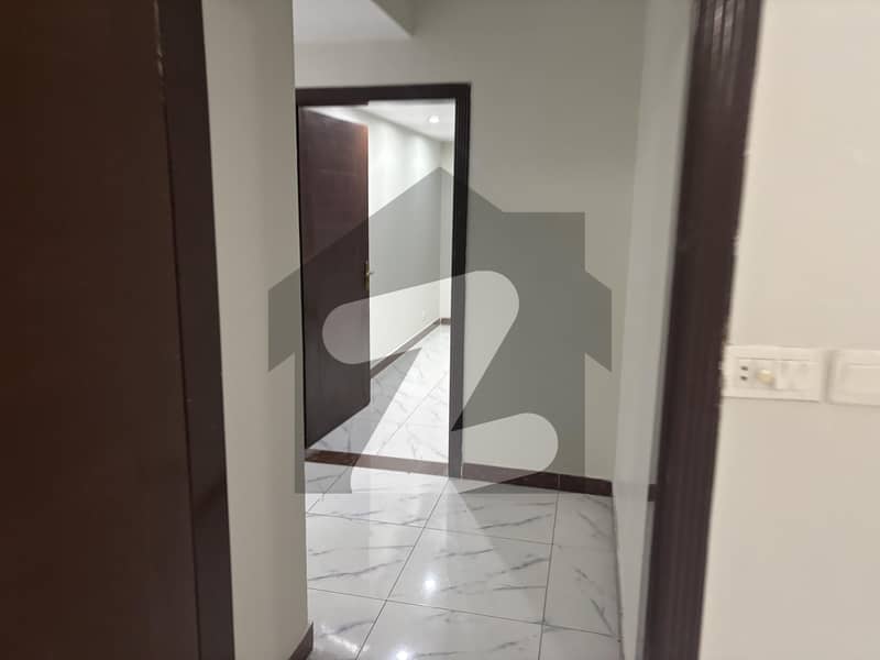 عسکری 13 راولپنڈی میں 3 کمروں کا 11 مرلہ فلیٹ 1.2 لاکھ میں کرایہ پر دستیاب ہے۔