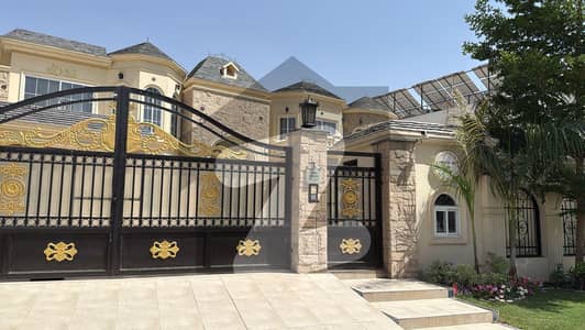 بش ایگزیکٹو ولاز ملتان میں 7 کمروں کا 3 کنال فارم ہاؤس 33.0 کروڑ میں برائے فروخت۔