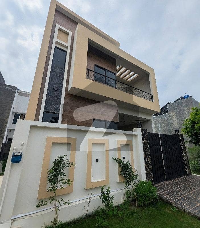 ماسٹر سٹی ہاؤسنگ سکیم گوجرانوالہ میں 4 کمروں کا 5 مرلہ مکان 1.65 کروڑ میں برائے فروخت۔ ماسٹر سٹی ہاؤسنگ سکیم گوجرانوالہ میں 4 کمروں کا 5 مرلہ مکان 1.65 کروڑ میں برائے فروخت۔