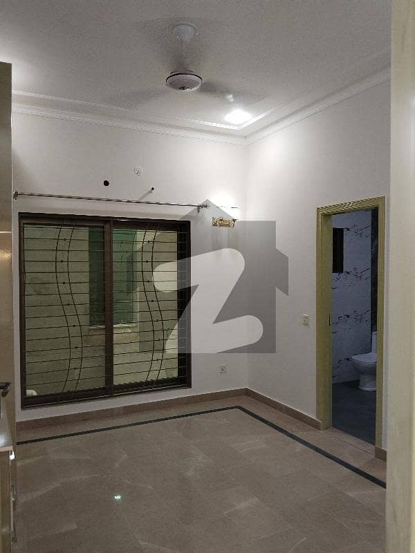 Beautiful Luxurious 10 Marla House For Rent