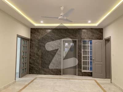 ای ۔ 7 اسلام آباد میں 5 کمروں کا 2 کنال مکان 20.0 لاکھ میں کرایہ پر دستیاب ہے۔