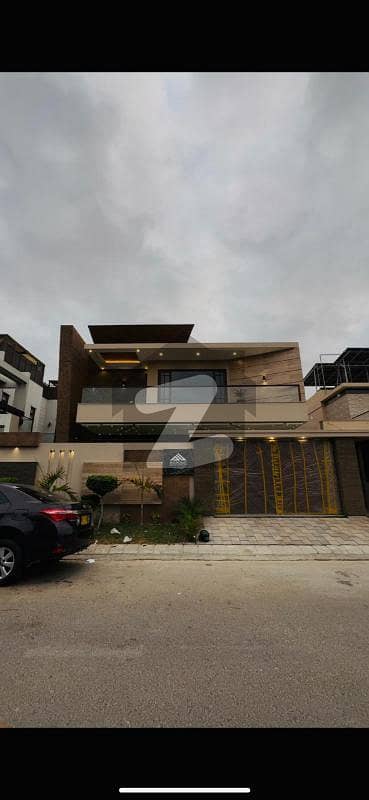 HOUSE AVAILABLE FOR SALE IN DHA PHASE VIII