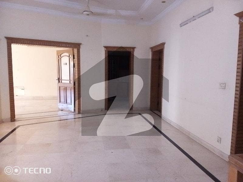 Upr portion for Rent G10-2 ideal location Upr portion for Rent G10-2 ideal location