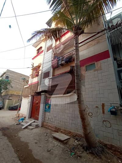 CORNER West open 80 Yards House on 40 feet Road for SALE, ground+2 RCC, in NORTH Karachi sector 5C2. .