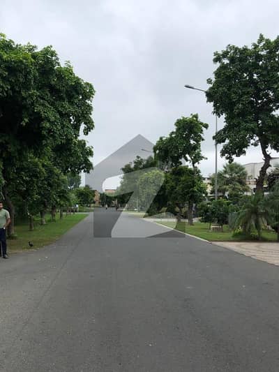 ڈی ایچ اے فیز 6 - بلاک ایل فیز 6,ڈیفنس (ڈی ایچ اے),لاہور میں 1 کنال رہائشی پلاٹ 5.2 کروڑ میں برائے فروخت۔