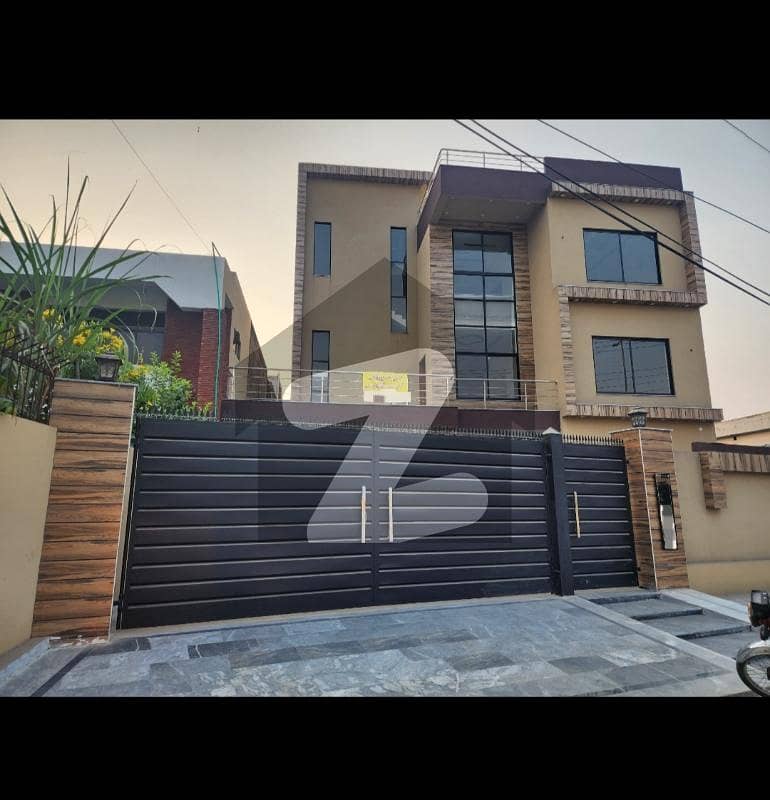 1.5 Kanal Building In 8lac 1.5 Kanal Building In 8lac