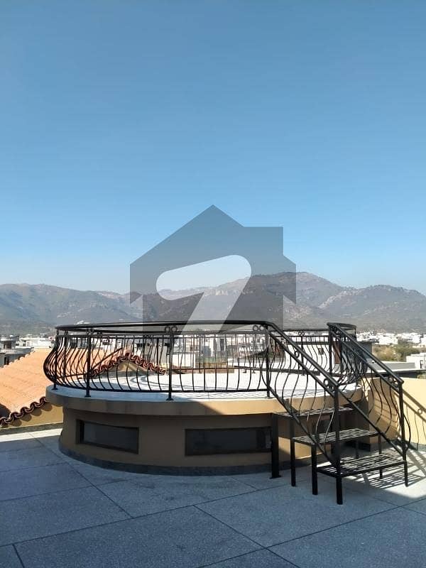 ڈی ۔ 12 اسلام آباد میں 10 مرلہ رہائشی پلاٹ 6.8 کروڑ میں برائے فروخت۔