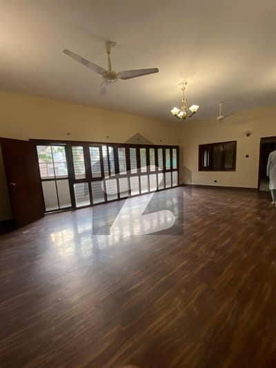 3 BED DRAWING DINNING AVAILABLE FOR RENT