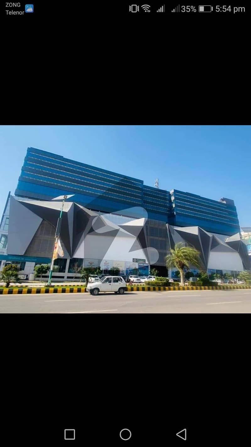 گلبرگ ایرینا مال گلبرگ گرینز,گلبرگ,اسلام آباد میں 3 کمروں کا 10 مرلہ فلیٹ 3.8 کروڑ میں برائے فروخت۔