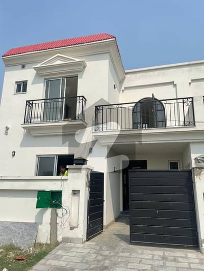 5 MARLA EASTREN VILA AVAILABLE   FOR SALE IN BAHRIA ORCHARD LAHORE   3 BEDROOM TV LOUNGE 4 BATH   NEAR PARK MASJID MARKET