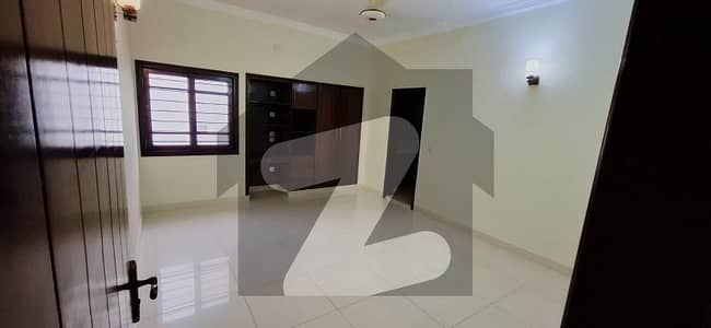 Phase 5 Posh Vicinity Nearest Zamzama Park Architectural Design Compact Bungalow Beautiful Garden Huge Parking 1+4bedrooms Plus Study Room Independent Bungalow