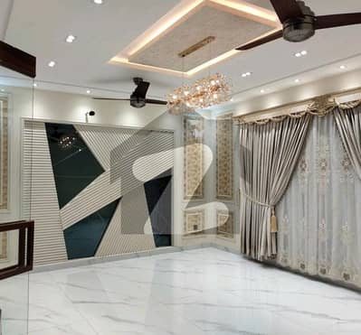 Ideal 10 Marla House Available In Bahria Town - Jinnah Block, Lahore