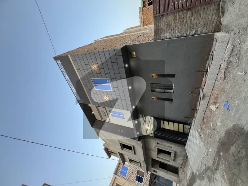 درمنگی ورسک روڈ,پشاور میں 4 کمروں کا 3 مرلہ مکان 1.3 کروڑ میں برائے فروخت۔