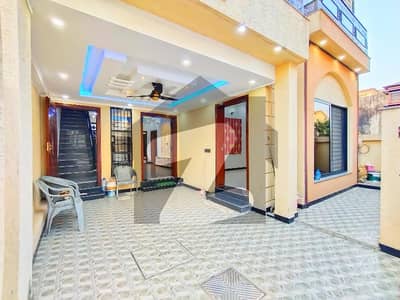 بحریہ ٹاؤن فیز 8 ۔ سفاری ویلی بحریہ ٹاؤن فیز 8,بحریہ ٹاؤن راولپنڈی,راولپنڈی میں 5 کمروں کا 7 مرلہ مکان 2.5 کروڑ میں برائے فروخت۔ بحریہ ٹاؤن فیز 8 ۔ سفاری ویلی بحریہ ٹاؤن فیز 8,بحریہ ٹاؤن راولپنڈی,راولپنڈی میں 5 کمروں کا 7 مرلہ مکان 2.5 کروڑ میں برائے فروخت۔