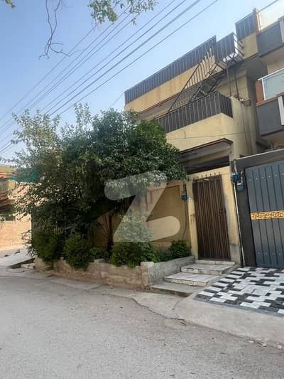 10 Marla House For Sell Near Park 10 Rooms 10 Baths
