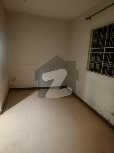 10 Marla House Available For Rent