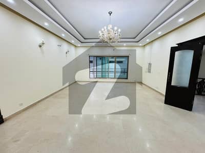 ایف ۔ 7 اسلام آباد میں 7 کمروں کا 1 کنال مکان 12.5 لاکھ میں کرایہ پر دستیاب ہے۔