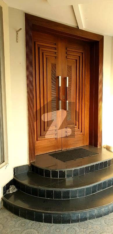 Well-Maintained 1 Kanal Rental House in DHA Phase 6