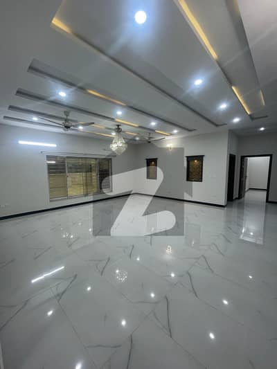 1 Kanal Modren House For Rent