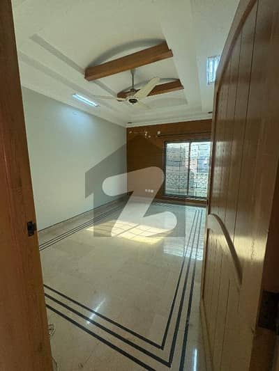 Beautiful Luxurious House Available For Rent In F-11 |7 Bedrooms | VIP Location