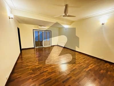 Beautiful Luxury Upper Portion Available For Rent In F-11 Islamabad|4 Bedrooms|Separate Gate|VIP Location.