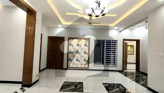 35/70 Ground Portion Available For Rent In G13/2