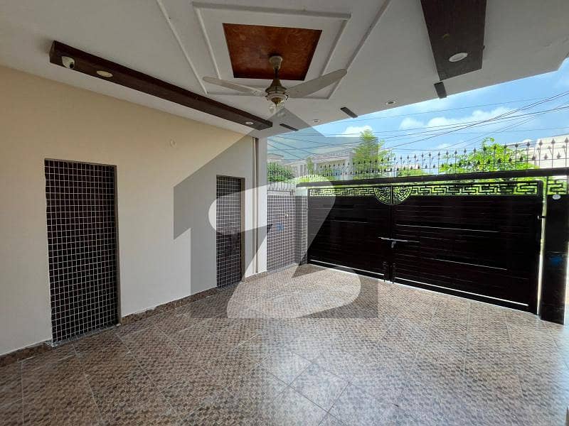 واپڈا ٹاؤن فیز 2 - بلاک آر واپڈا ٹاؤن فیز 2,واپڈا ٹاؤن,ملتان میں 5 کمروں کا 10 مرلہ مکان 1.2 لاکھ میں کرایہ پر دستیاب ہے۔ واپڈا ٹاؤن فیز 2 - بلاک آر واپڈا ٹاؤن فیز 2,واپڈا ٹاؤن,ملتان میں 5 کمروں کا 10 مرلہ مکان 1.2 لاکھ میں کرایہ پر دستیاب ہے۔