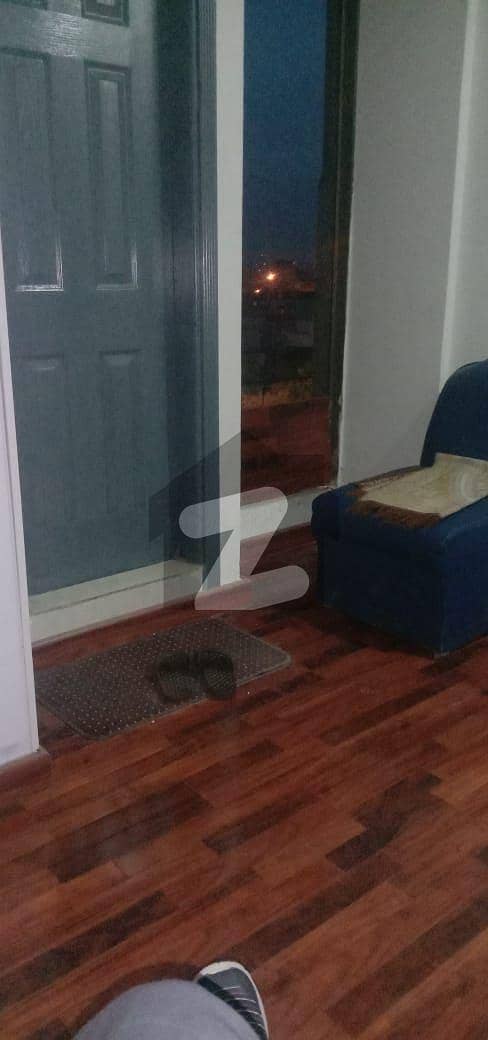 ای ۔ 11 اسلام آباد میں 3 مرلہ فلیٹ 1.18 کروڑ میں برائے فروخت۔