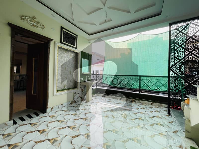 الرحمان گارڈن فیز 2 الرحمان گارڈن,لاہور میں 2 کمروں کا 7 مرلہ بالائی پورشن 48.0 ہزار میں کرایہ پر دستیاب ہے۔