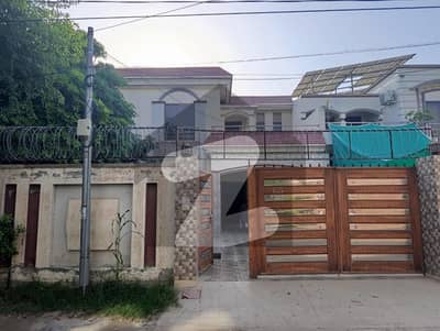 Highly-coveted Prime Location 10 Marla House Is Available In Zakariya Town For sale