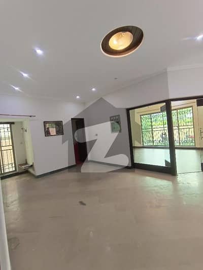 1 Kanal Modern Design Lower Portion Available For Rent 100% Original Picture