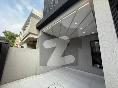 بحریہ ٹاؤن سیکٹر ای بحریہ ٹاؤن,لاہور میں 3 کمروں کا 5 مرلہ مکان 1.99 کروڑ میں برائے فروخت۔ بحریہ ٹاؤن سیکٹر ای بحریہ ٹاؤن,لاہور میں 3 کمروں کا 5 مرلہ مکان 1.99 کروڑ میں برائے فروخت۔