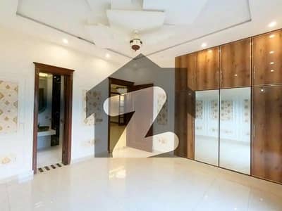 10 MARLA UPPER PORTION FOR RENT IN LDA AVENUE 1 M BLOCK