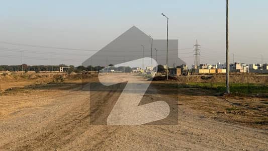Low Budget Prime Location 5 Marla Plot Besides Lake City